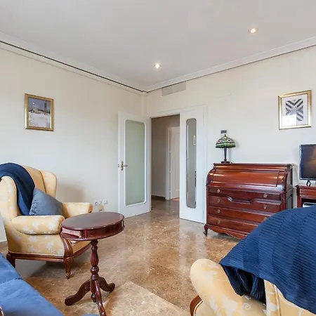 Amplio&luminoso Triana Appartement